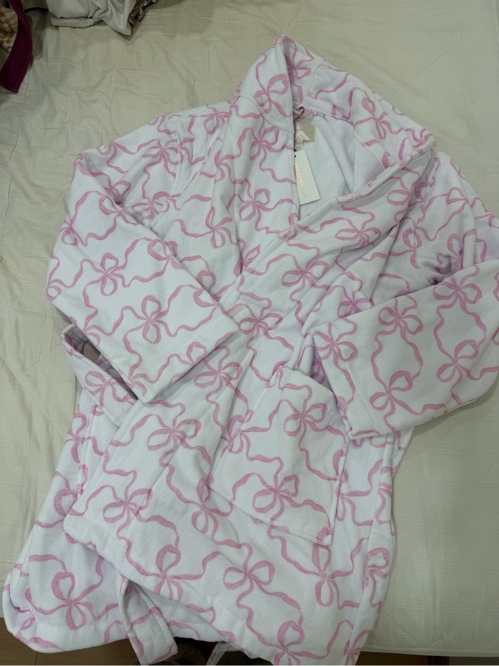 Comfy White Bathrobe with Pink Bow Pattern